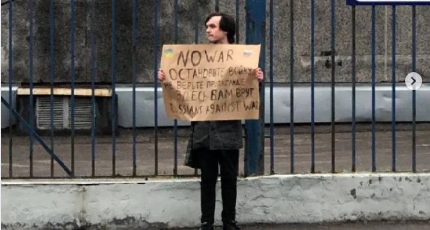 Врешь 1 час. Оригинальные высказывания. Когда знаешь что тебе врут. Мемы с людьми. Врешь 1 час.